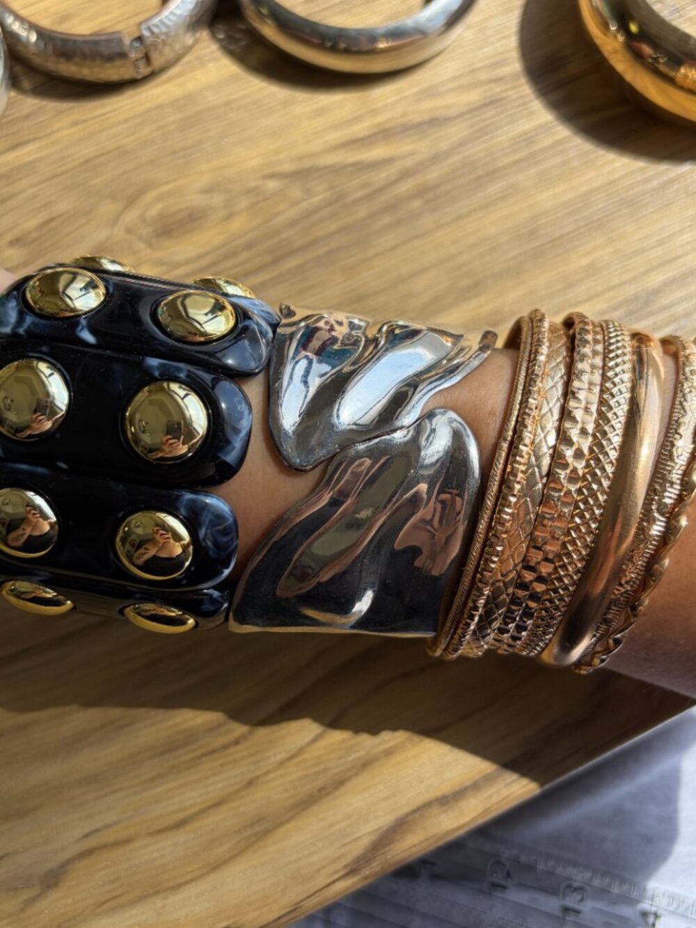 set of like 25 gold and silver fashion bangles thick and thin moving need gone - Picture 2 of 4